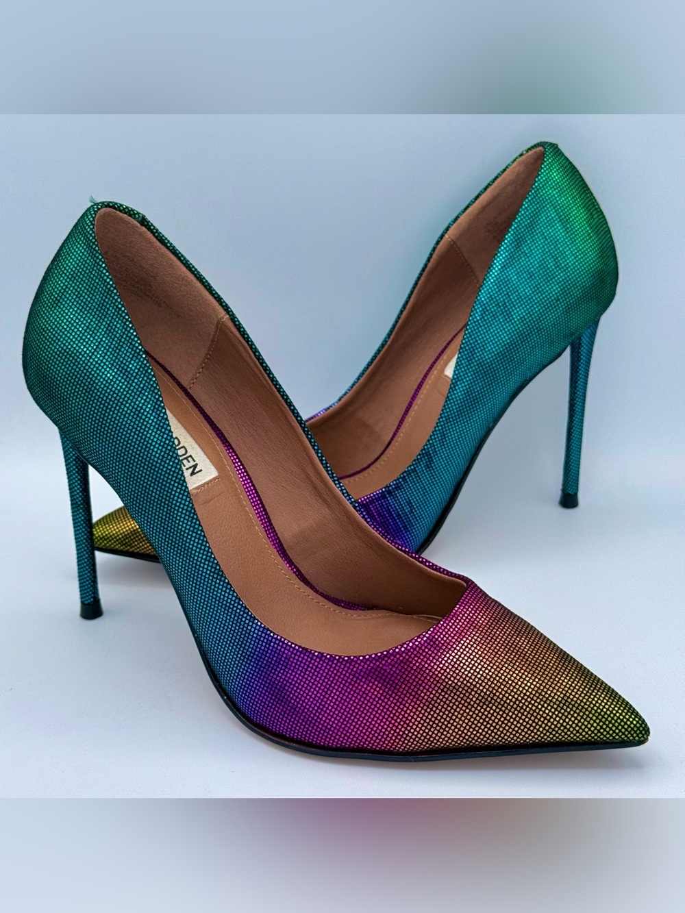 RARE! Steve Madden VALA Iridescent Metallic Rainbow Mermaid Pumps Heels 6.5